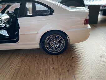 BMW M3 e46 AUTOart 1:18 - 14
