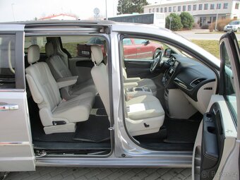 CHRYSLER TOWN & COUNTRY 3,6L V6 211kw LPG odp. DPH 2015 - 14
