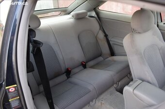 Mercedes-Benz Třídy C 1.8 C 200 KOMPRESOR KUPÉ/2005/ - 14