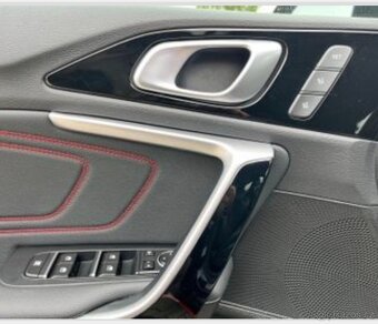 Kia Pro Seed GT 1,6iT-GDi 150kW - 14