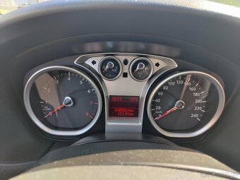 Ford Focus 1.6i 74 kW, hatchback, manual, 2011, 140tkm - 14