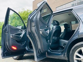 Hyundai Santa Fe 2.2CRD 4x4 MANUÁL KAMERA LED SERVISKA TAŽNÉ - 14
