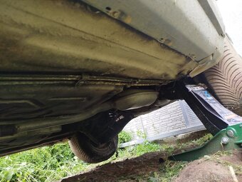 Mercedes w 124 250D - 14