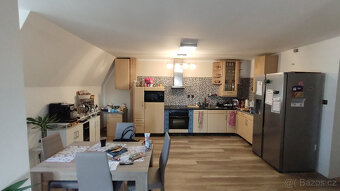 Prodej rodinného domu 4x byty+ garáž bungalov Hostomice - 14