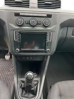 VOLKSWAGEN CADDY 2,0 TDI - AUTOM. PARKOVÁNÍ, TOP STAV - 14