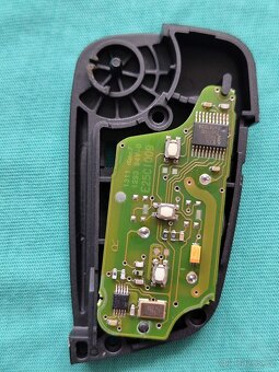 Klíč Citroen Peugeot 2 / 3 tlačítka.  Starší provedení s log - 14