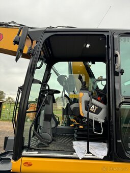 CAT 318 MAX Výbava ENGCOM-kleště. - 14