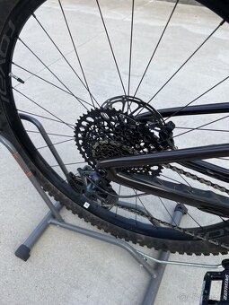 SPECIALIZED Stumpjumper Expert 2023 carbon SLEVA - 14