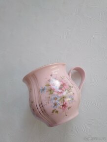 Hrnečky z růžového porcelánu (různé druhy 14ks) - 14