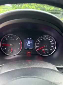 Prodám auto  KIA STONIC 2018 - 14