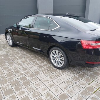 Škoda Superb 3-2.0Tdi-110kw-120.000km - 14