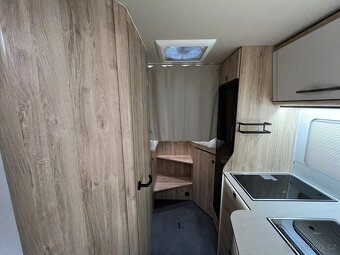 Zapůjčení obytného vozu Eura Mobil, 4 osoby, NEOMEZENÉ KM - 14
