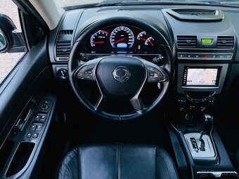 SsangYong Rexton 2.2TD 4x4 AUT KAMERA 7MÍST TAŽNÉ SERVISKA - 14