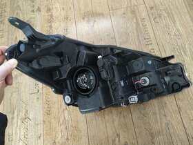 Toyota YARIS 2014- - 14