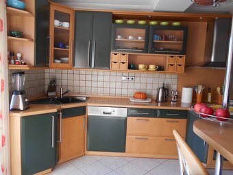 Prodej krásného RD se zahradou u Hradce Králové - 14