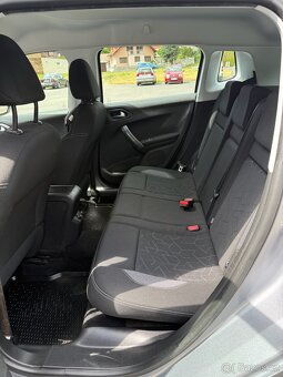 Peugeot 2008 1.2 PureTech 81 kW – 2018 | Automat - 14