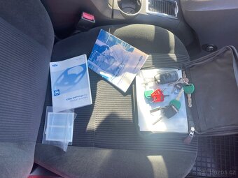 Ford c-Max 2.0 tdci 100kw GHIA - 14