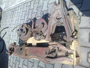 Renault 5  nebo Škoda 100 - 14