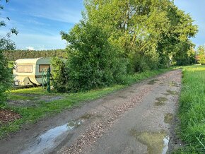 Zahrada s karavanem u Plzně - 14