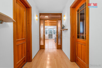 Prodej rodinného domu, 439 m², Chýně, ul. Dlouhá - 14