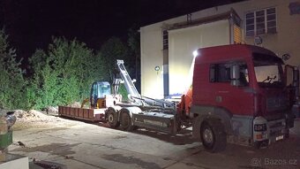 Přeprava, manipulace s hydraulickou rukou a kontejnerem. - 14