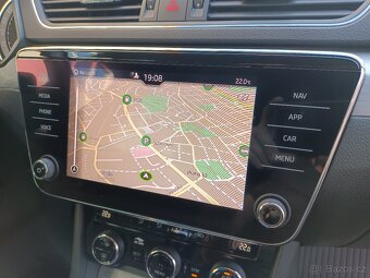 Škoda Superb 3 Combi Style 2.0TDI 90kW DSG Full LED Keyless - 14