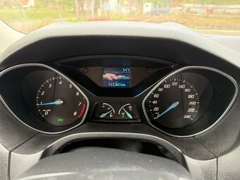Ford Focus MK3 1.6i Benzín 77kw 2012 Serviska Nová STK DOVOZ - 14
