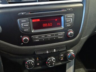 Kia Ceed 1.6 GDI 99KW Kombi Benzín TAŽNÉ Handsfree - 14