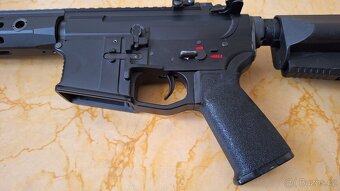 AR-15, Glock 19X - 14