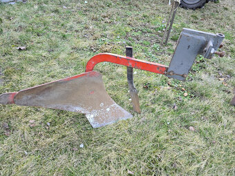 Malotraktor s vozíkem a příslušenstvím. - 14