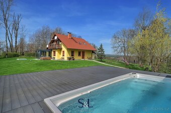 Rodinný dům s rozlehlým pozemkem určeným k výstavbě a vlastn - 14
