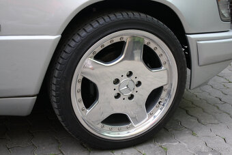 Mercedes-Benz 124 300 CE - 14