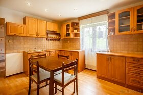 Prodej chaty s 3 apartmány, 231 m, pozemek 688 m - 14