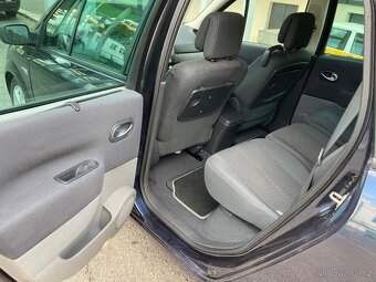 Renault Grand Scenic 2.0DCI 110 kW - 14