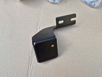 boční nášlapy + montážní příslušenství Renault Captur II 820 - 14