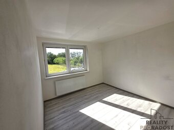 Ve výhradním zastoupení nabízíme k prodeji rodinný dům o dis - 14