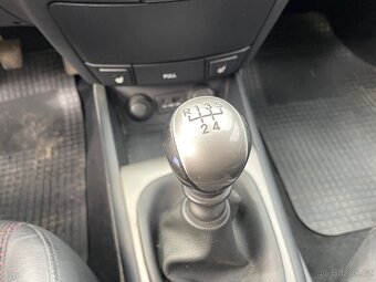 Hyundai i30CW 1,6i 93 kw - 14