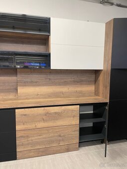 Prodám NOVOU černou kuchyň Plzeň DTD Egger U899 - 14