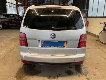 Touran 1.9TDI 77kW,7.Míst,Webasto,Tažné,Bez koroze - 14