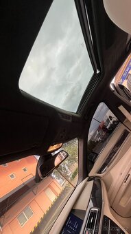 BMW 750Li xDrive F02 - 14