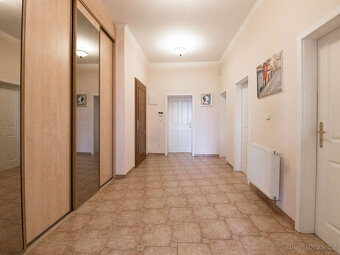 Prodej luxusního bytu 3+1 128 m2 v Praze 1, Masarykovo nábře - 14