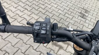 Yamaha XSR 900 - 14