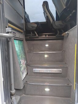 MERCEDES TRAVEGO 17shd - 14