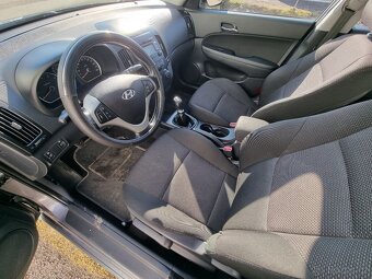 Hyundai i30 1.4i 80kw, tažné, klima - 14