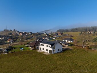 Prodej poloviny moderního dvojdomu 5+kk (130 m²) s privátní - 14