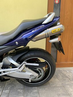 Suzuki GSR 600 - 14