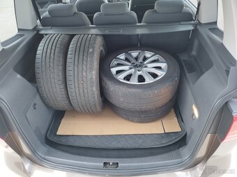 VW TOURAN 2.0TDI, 103KW, SERVISNÍ KNIHA - 14