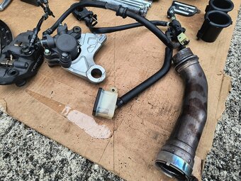 Náhradní díly Cbr 1000rr 2004-05 - 14