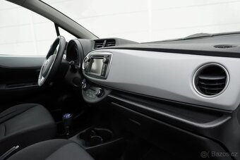 Toyota Yaris 1.5 Hybrid LOUNGE - 14