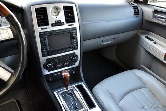 Chrysler 300C 5.7 V8 HEMI TOURING,KŮŽE,XEN,ALU20,KLIMA,TEMP - 14